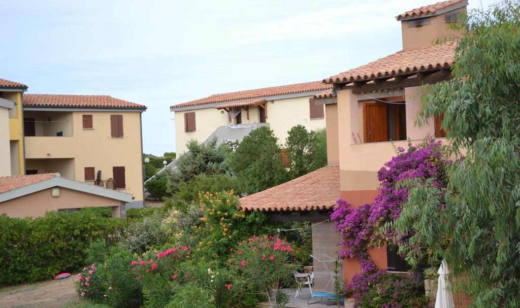 Apartments Mimose Badesi Extérieur photo